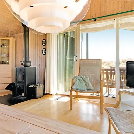 4 Bedroom Beautiful In Lokken * Gronhoj (Nordjylland)