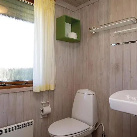 4 Bedroom Beautiful In Lokken Tatil Evi Gronhoj (Nordjylland)